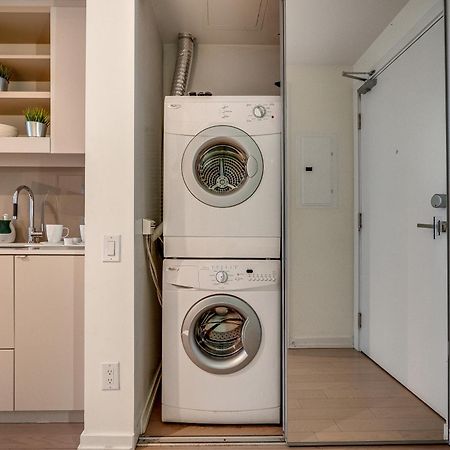 Modern Suite On Peter St - City View Toronto Buitenkant foto
